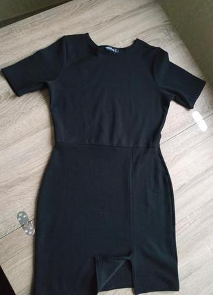 Черное платье