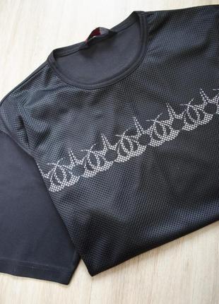 Стильна і зручна оригінальна футболка з рукавами і сіточкою не парить