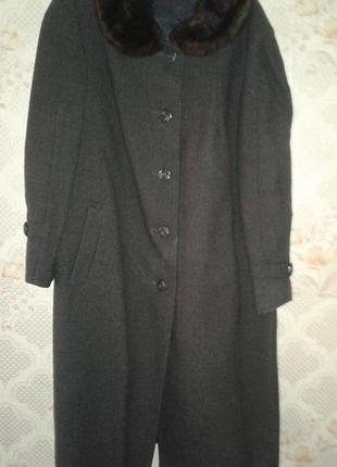 Пальто драповое.