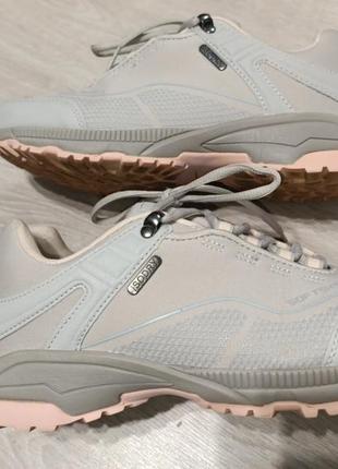 Кросівки жіночі mountain warehouse