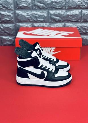 Высокие зимние кроссовки nike женские на меху теплые