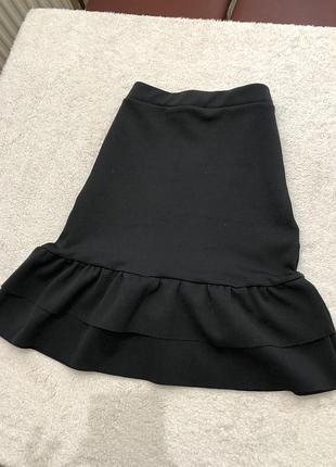 Чорна спідничка