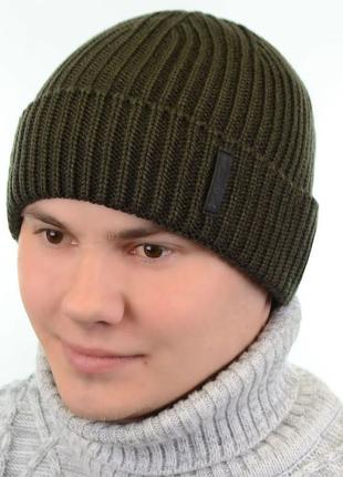 Зимова чоловіча в'язана шапка на флісі з відворотом хакі