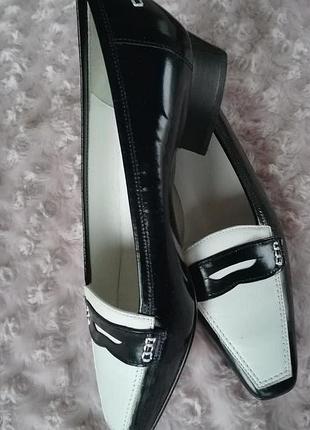 Туфлі жіночі