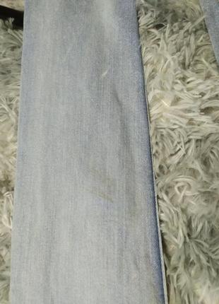 Блакитні джинси скіні з рваностями розмір xs бренду terranova8 фото