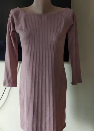 Рожева сукня в рубчик