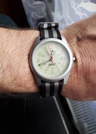 Швейцарський чоловічий військовий годинник wenger, кварц9 фото
