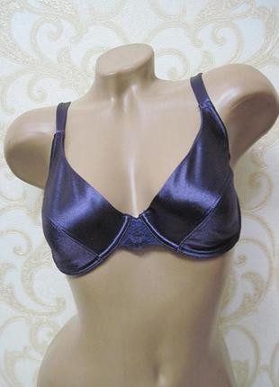 Красивый бюстгальтер с мягкой чашкой miriale