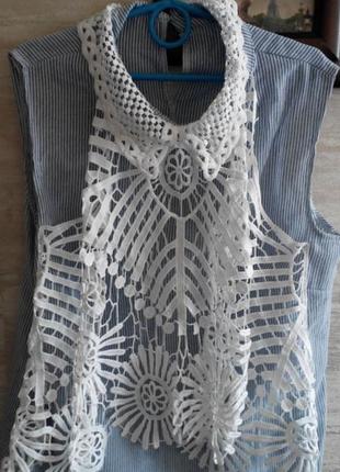 Оригінальна ажурна, мереживна блузка в синю смужку