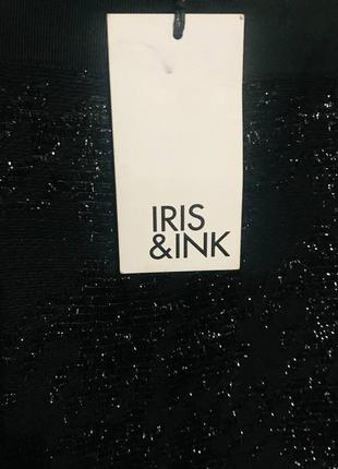 Красивое коктейльное черное платье на тонких бретельках от британского бренда iris & ink5 фото