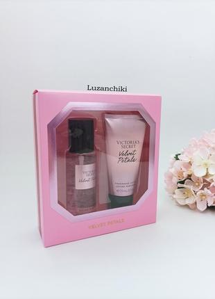 Подарунковий набір victoria's secret velvet petals