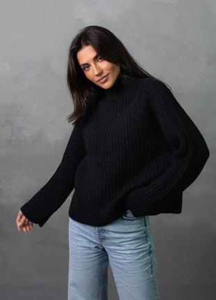 Укороченный свободный черный женский свитер модный и практичный  42-463 фото