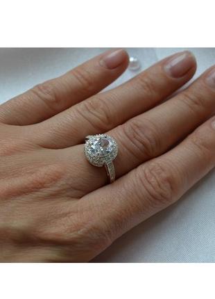 Кольцо с овальным фианитом
