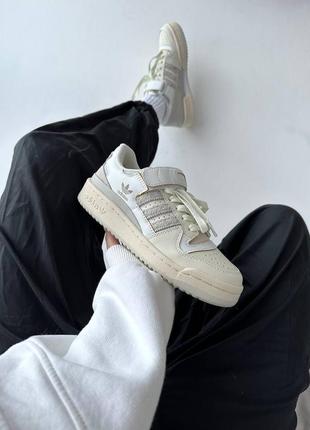 Кроссовки adidas forum white beige grey