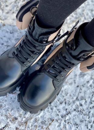 Демисезонные женские ботинки с карманом. бренд прада prada. натуральная кожа. цвет черный с бежевым3 фото