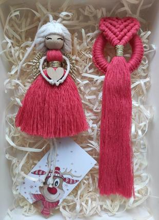 Подарунковий бокс: ангел у техніці "макраме" + прикраса "серце"