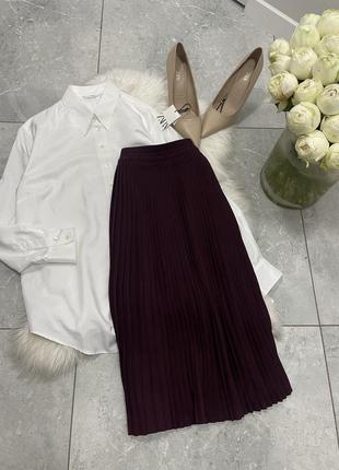 Бордовая юбочка меди