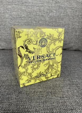 Versace yellow diamond
