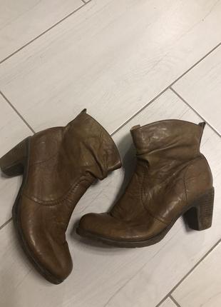 Ботинки р 42 рыжие  rieker