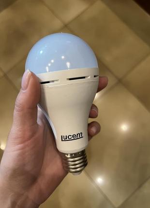 Лампочка с аккумулятором