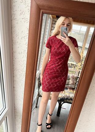 Бордова сукня кружева