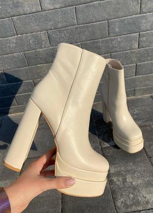 Жіночі бежеві черевики ботинки bratz