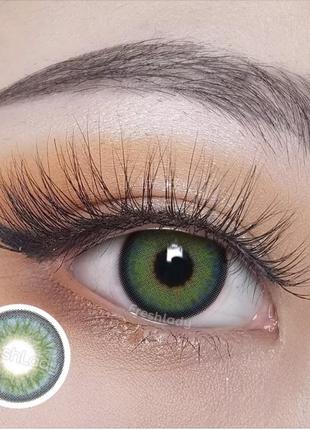 Линзы для глаз цветные зеленые. хорошее перекрытие своего цвета