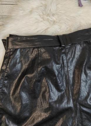 Женские кожаные шорты twinset чёрного цвета с поясом и заклепками размер 46 м6 фото
