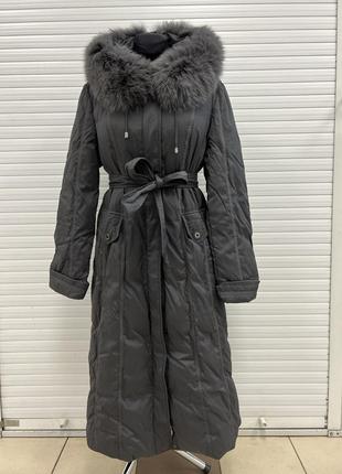 Жіноче зимове приталене пальто decently