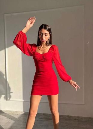 Платье короткое мини вечернее чёрное красное силуэтное обтягивающее с открытыми плечами с прозрачными рукавами фонариками в обтяжку