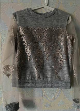 Нарядный свитшот с рукавами из органзы