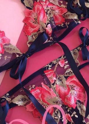 Комплект жіночої сексуальної білизни з мережива рожевий синій з поясом для панчіх розмір 70а 75а 70в4 фото
