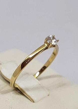 Золотое помолвочное кольцо с фианитом. артикул кв1126ли2 фото