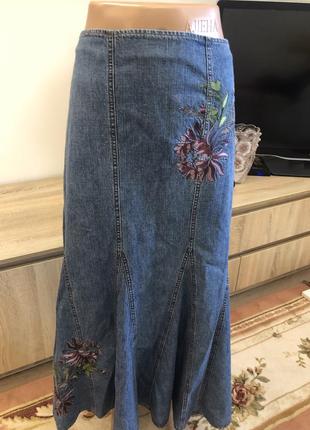Шикарная юбка джинс с вышивкой