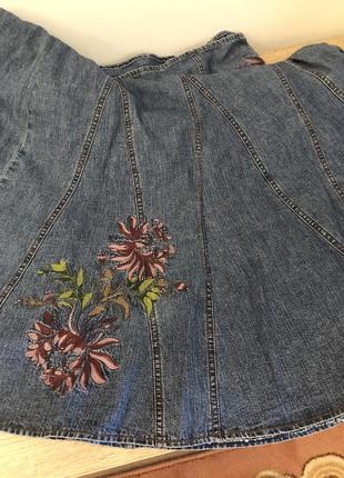 Шикарная юбка джинс с вышивкой3 фото