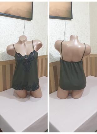 Майка з вишивкою. river island.