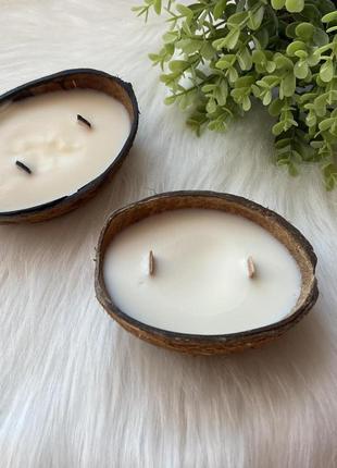 Соевая ароматическая свеча в кокосе «lavender»7 фото
