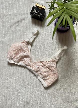 Бюстгальтер бескосточковый,мягкий,размер 85 е