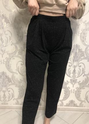 Стильные брюки с блестками george