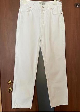 Білі джинси мом