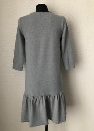 Стильне сіре трикотажне плаття з оборкою від set (oui group), розмір 38, укр 463 фото