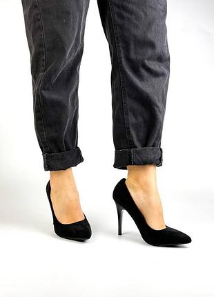 Туфлі на підборах