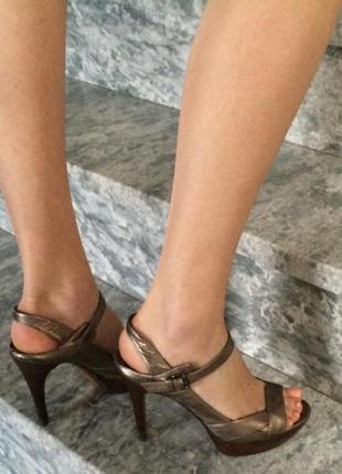 Guess by marciano туфлі, босоніжки р 36.5