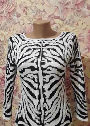 Чорно-біла котонова кофтинка