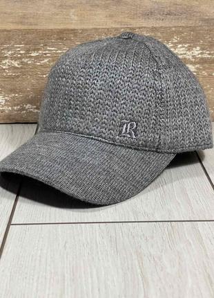 В’язана бейсболка
