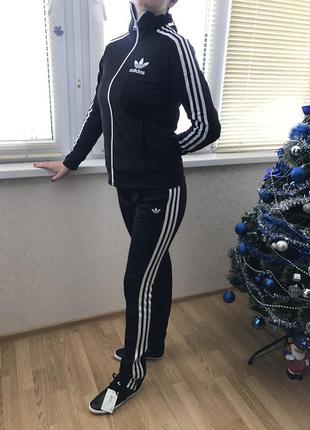 Костюм adidas original europa.оригінал4 фото