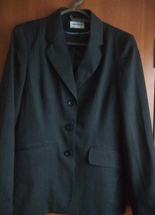 Офісний чорний піджак у смужку ділової строгий піджак чорний в смужку