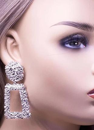 Сережки тренд