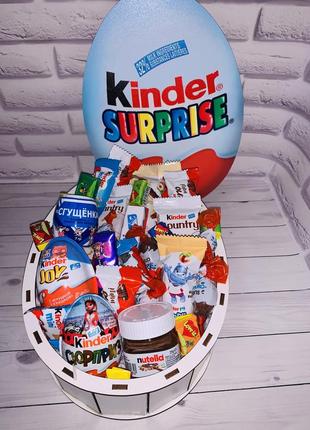 Kinder surprise maxi з наповненням1 фото