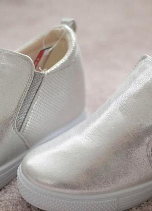 Жіночі кросівки снікерси срібло 36-41